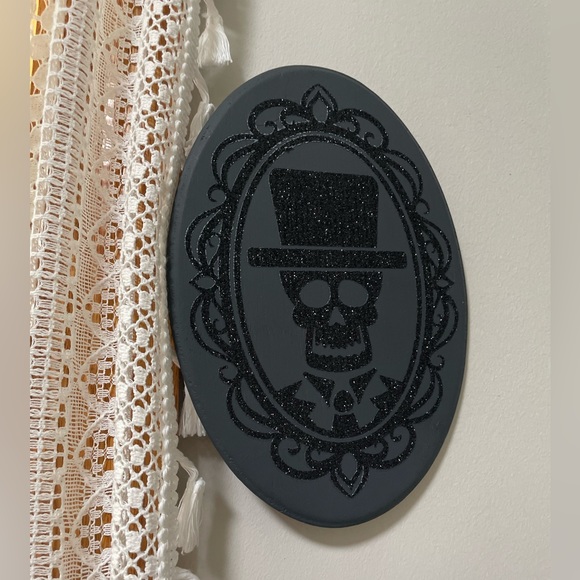 Handmade Wood Skull Decor (set of 4) - Picture 4 of 12